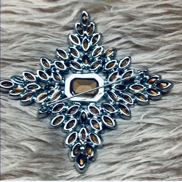 HP 🎉 Kenneth J. Lane Cruciform Brooch - Picture 4 of 7